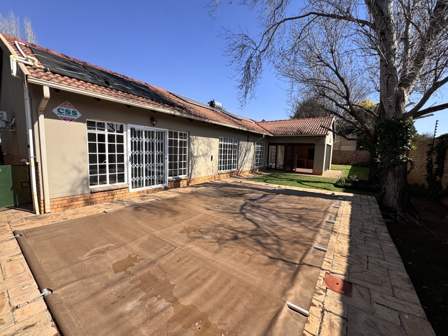 4 Bedroom Property for Sale in Wilkoppies North West